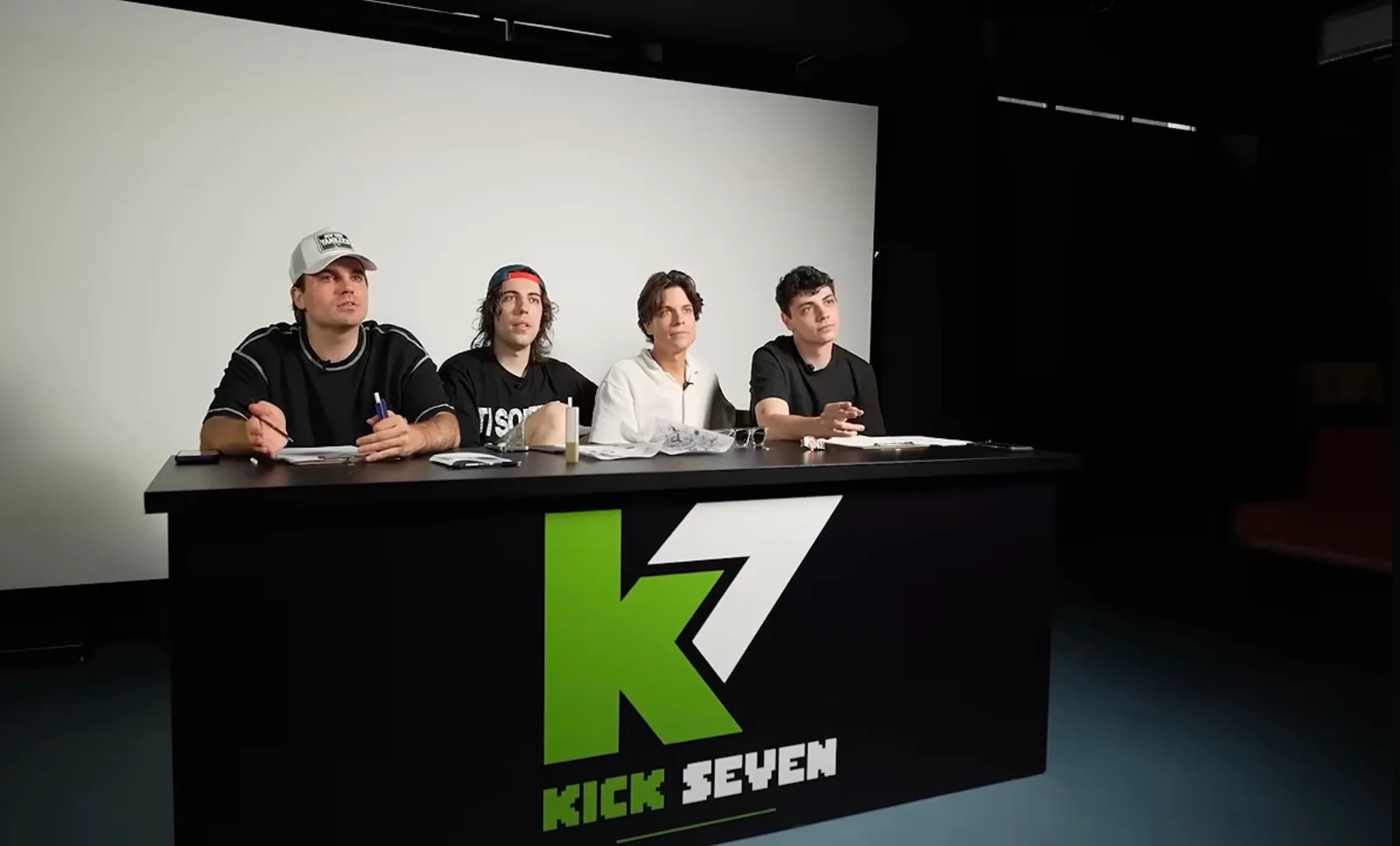Alessandro Bigatti con i giudici ai casting di Kick Seven